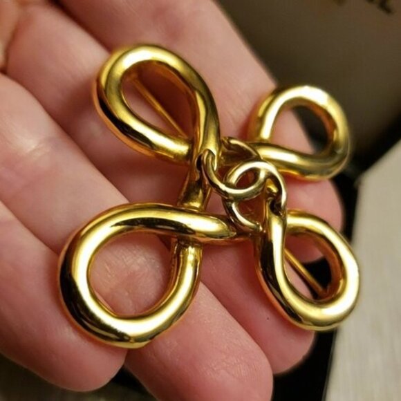Chanel Vintage Brooch Interlocking CCs cross clover - Picture 8 of 15